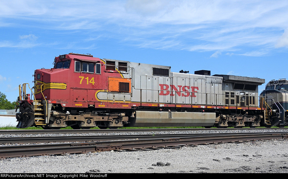 BNSF 714